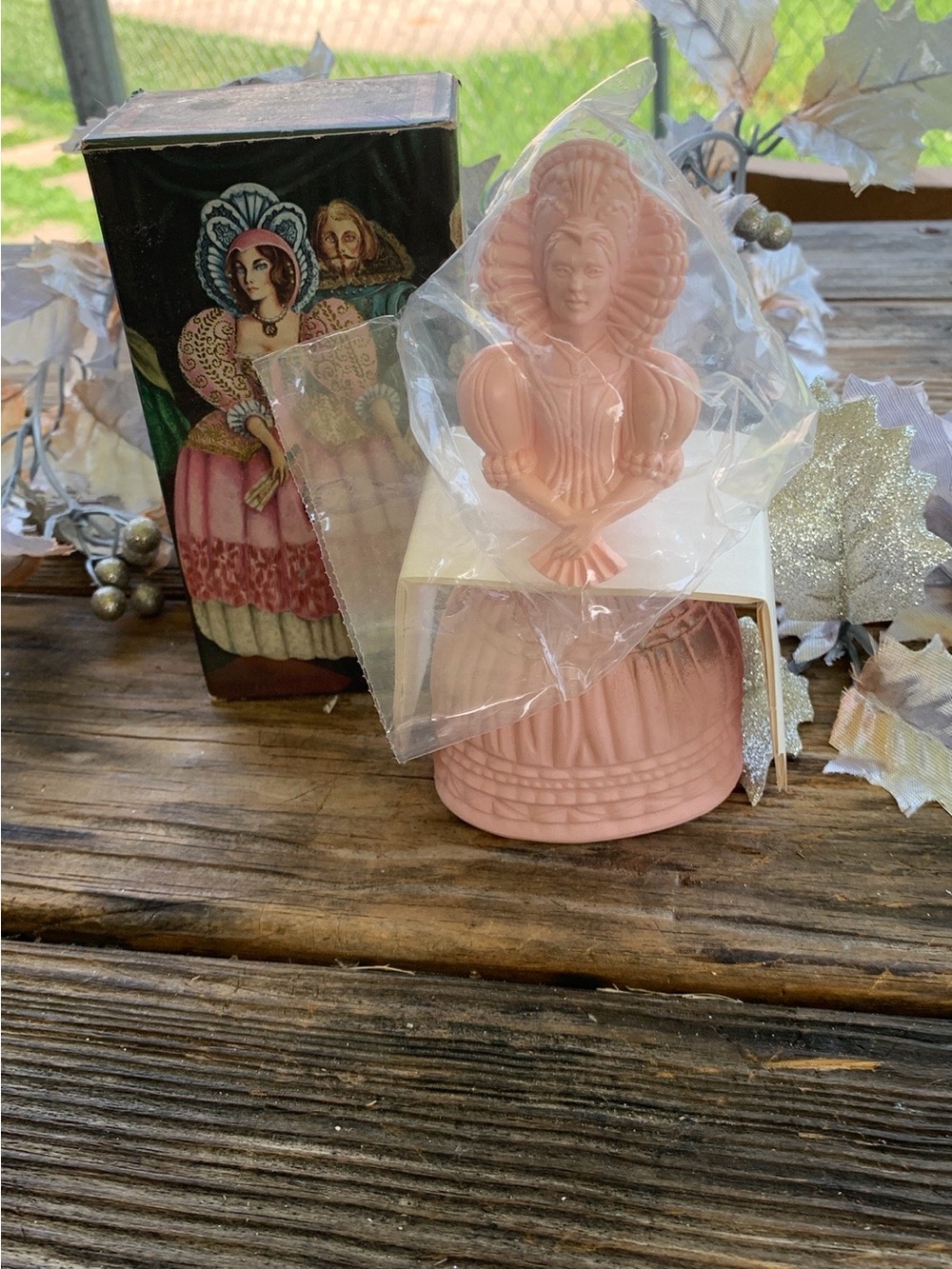 Avon Pink Lady-Shaped Decorative perfume